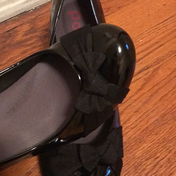 Pop patent leather dress heels w bow accent - Picture 2 of 4